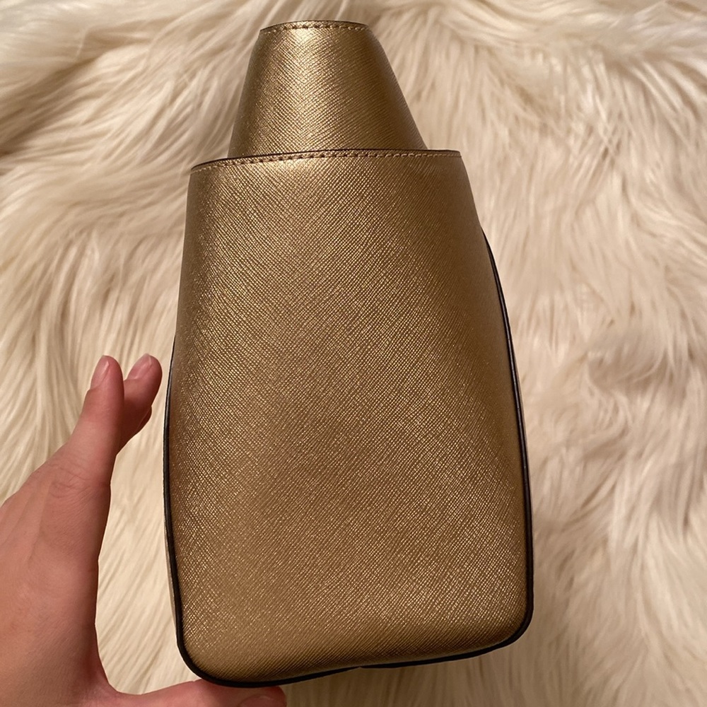 NWT Gold Metallic Michael Kors Tote - Picture 4 of 10